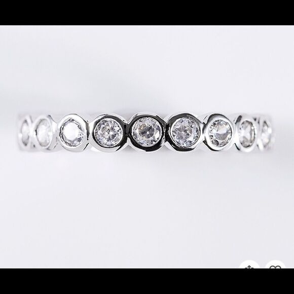 Beautiful Sterling Silver Eternity Ring - Picture 2 of 5